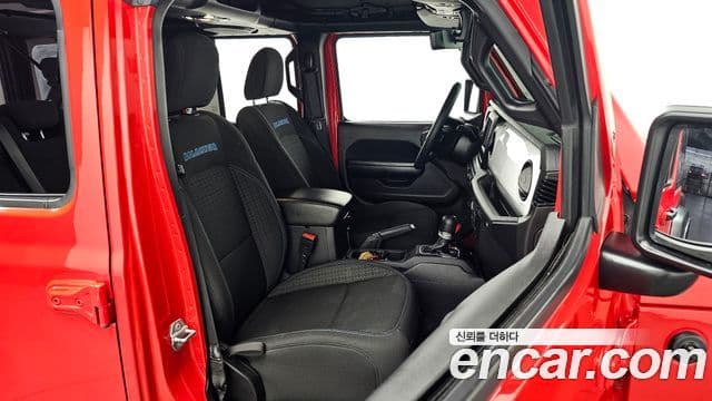 Jeep Wrangler 2021 — ფოტო 10/20