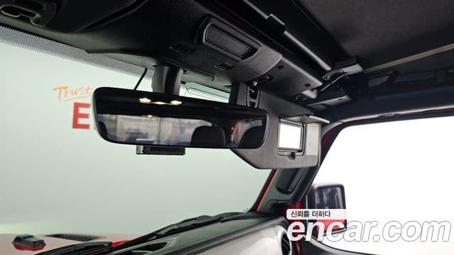Jeep Wrangler 2021 — ფოტო 18/20