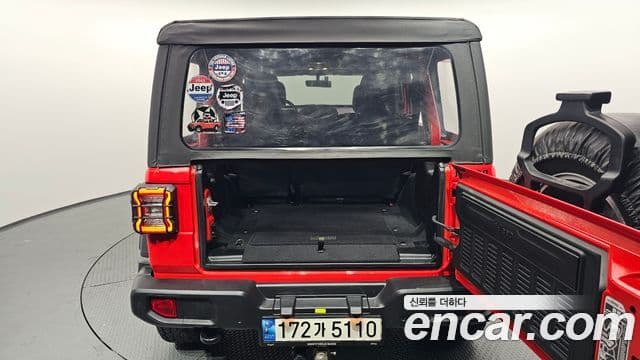 Jeep Wrangler 2021 — ფოტო 20/20