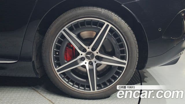 Mercedes-Benz EQE 2023 — Photo 11/20
