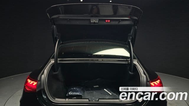 Mercedes-Benz EQE 2023 — Photo 6/20