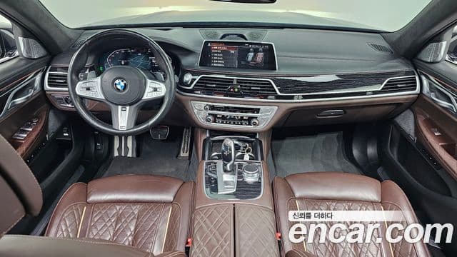 BMW 7 Series 2022 — Фото 10/20