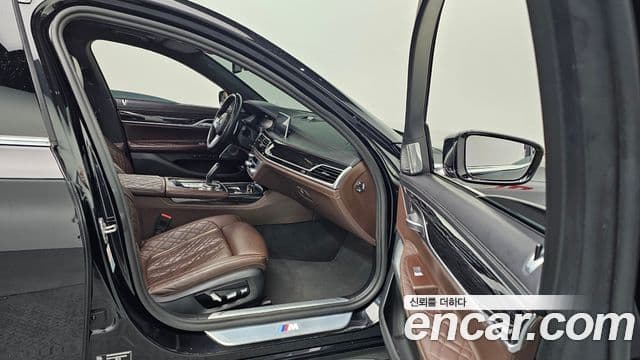 BMW 7 Series 2022 — Фото 9/20