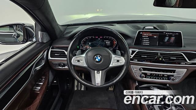 BMW 7 Series 2022 — Фото 13/20