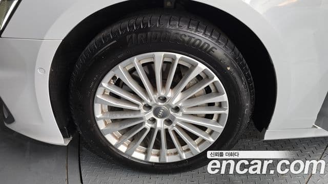 Audi A6 2021 — ფოტო 5/20