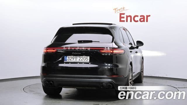 Porsche Cayenne 2023 — Photo 14/20