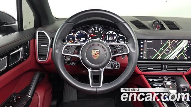 Porsche Cayenne 2023 — Photo 2/20