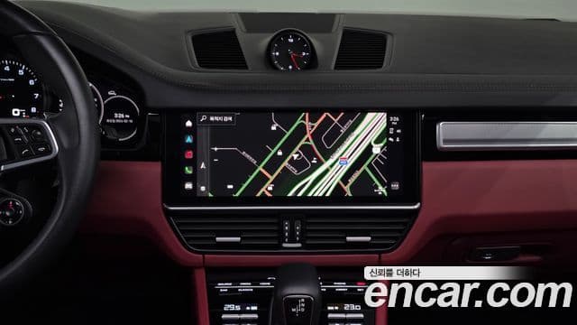 Porsche Cayenne 2023 — Photo 20/20
