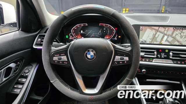 BMW 3 Series 2020 — ფოტო 13/20