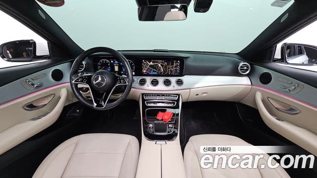 Mercedes-Benz E-Class 2020 — ფოტო 7/20