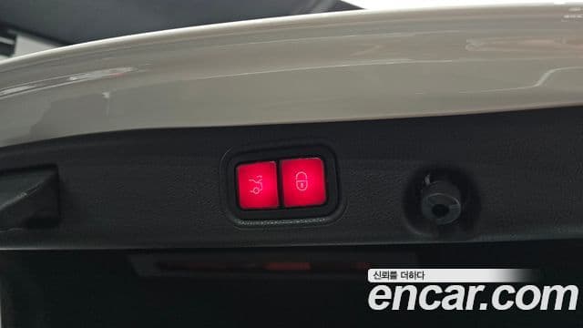 Mercedes-Benz E-Class 2020 — ფოტო 17/20