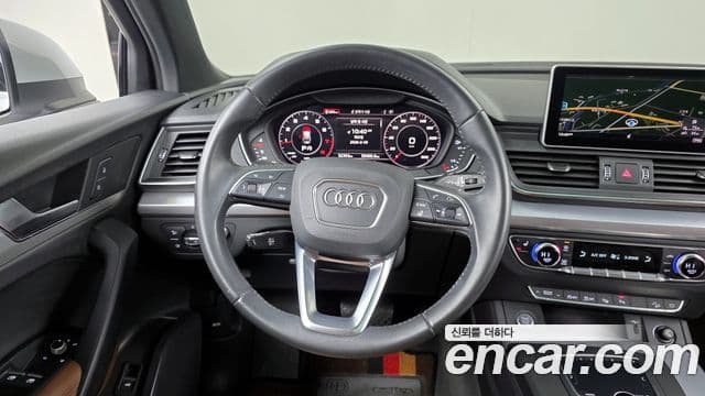 Audi Q5 2020 — ფოტო 13/20