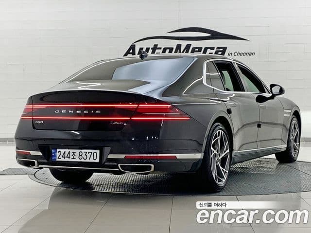 Genesis G90 2023 — Photo 16/20