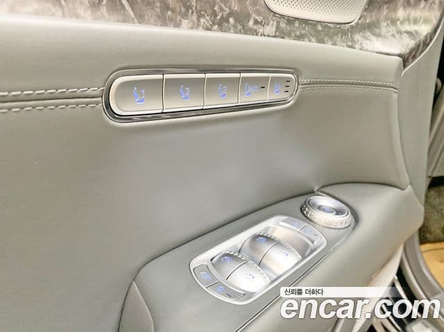 Genesis G90 2023 — Photo 10/20