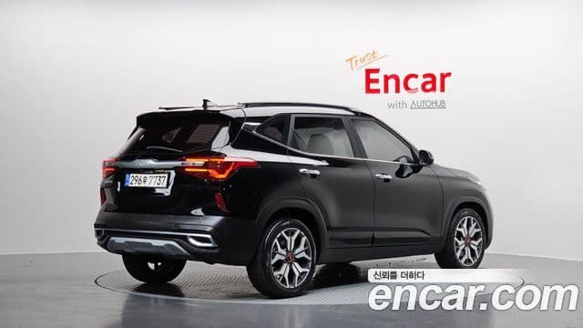 Kia Seltos 2022 — ფოტო 2/20