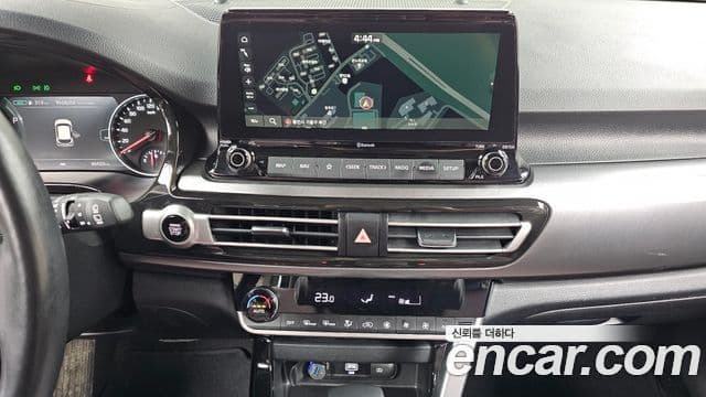 Kia Seltos 2022 — ფოტო 15/20