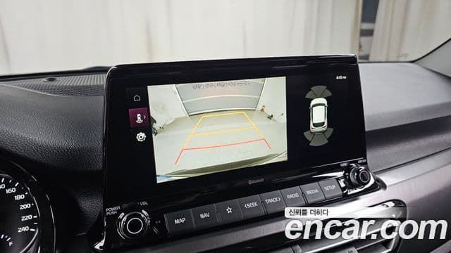 Kia Seltos 2022 — ფოტო 16/20