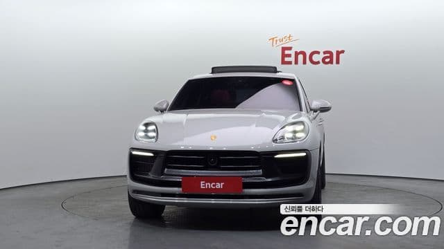 Porsche Macan 2022 — ფოტო 3/20