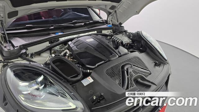 Porsche Macan 2022 — ფოტო 6/20
