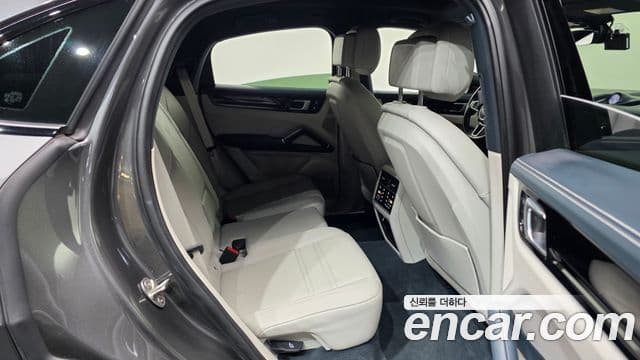 Porsche Cayenne 2022 — ფოტო 12/20