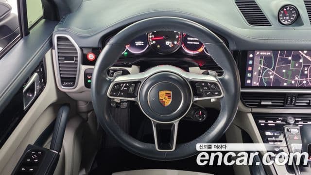 Porsche Cayenne 2022 — ფოტო 13/20