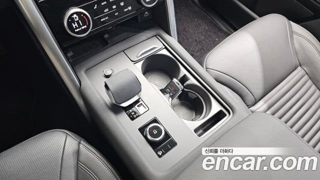 Land Rover Discovery 5 2025 — Şəkil 18/20