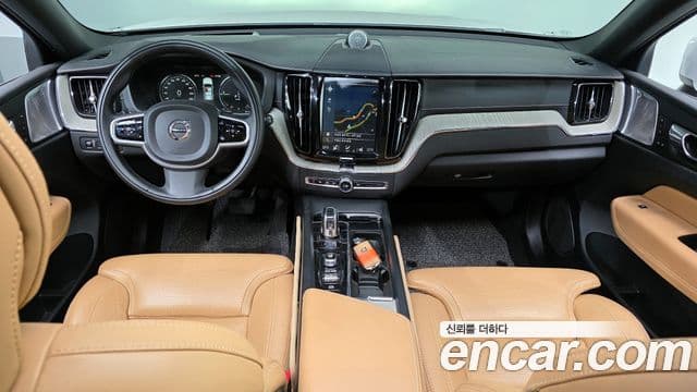 Volvo XC60 2019 — Şəkil 7/20