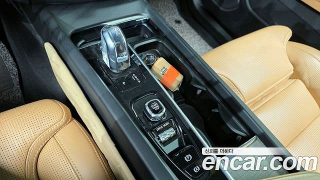 Volvo XC60 2019 — Şəkil 9/20