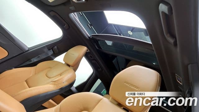 Volvo XC60 2019 — Şəkil 18/20