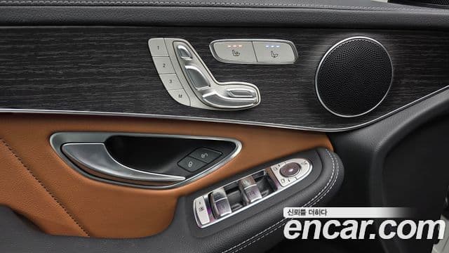 Mercedes-Benz GLC-Class 2022 — ფოტო 17/20