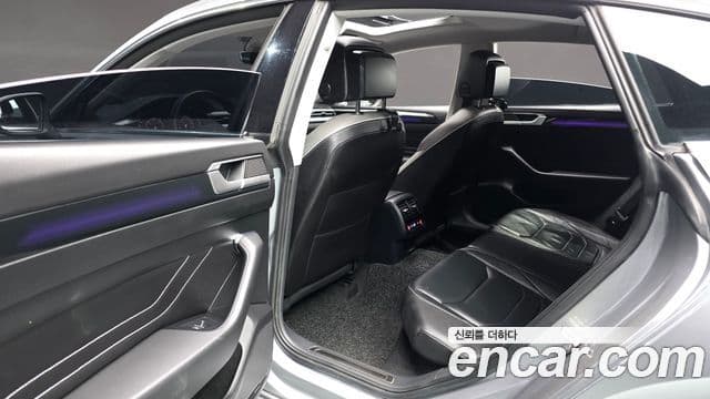 Volkswagen Arteon 2023 — Photo 17/20