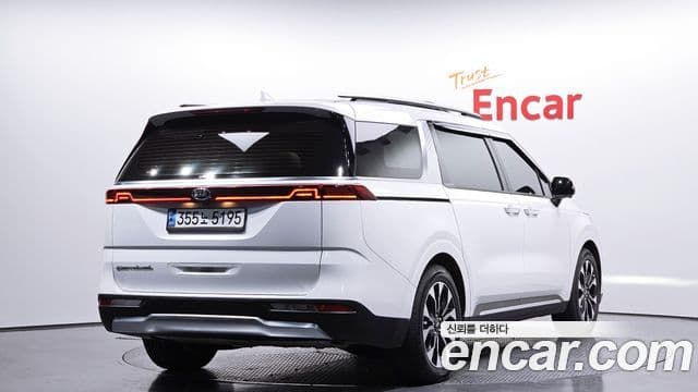 Kia Carnival 2021 — Фото 2/20