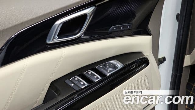 Kia Carnival 2021 — Фото 17/20