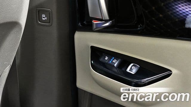 Kia Carnival 2021 — Фото 18/20