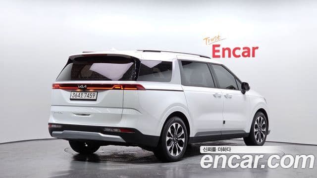 Kia Carnival 2021 — фото 2 из 20
