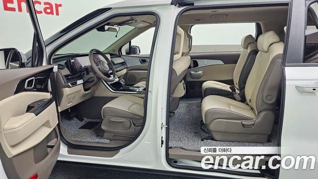 Kia Carnival 2021 — Şəkil 18/20