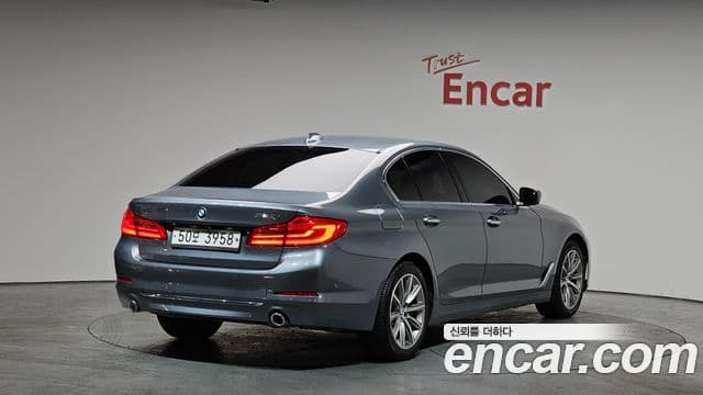 BMW 5 Series 2018 — Photo 2/20