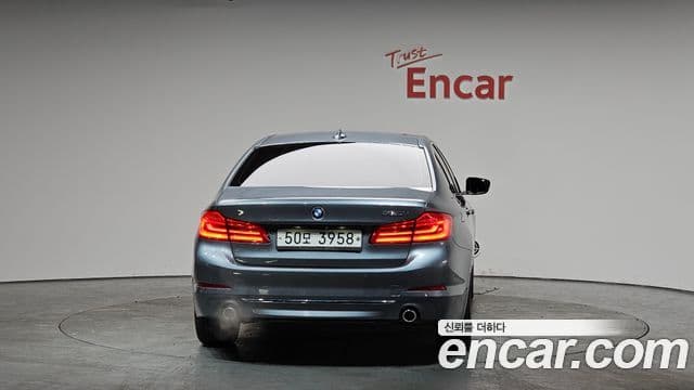 BMW 5 Series 2018 — Photo 5/20