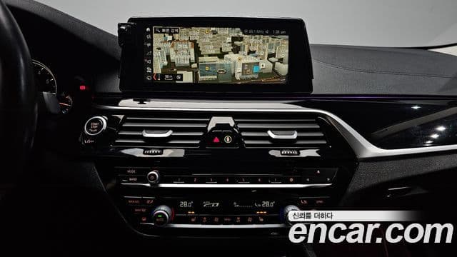 BMW 5 Series 2018 — Photo 8/20
