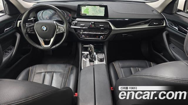 BMW 5 Series 2018 — Şəkil 7/20