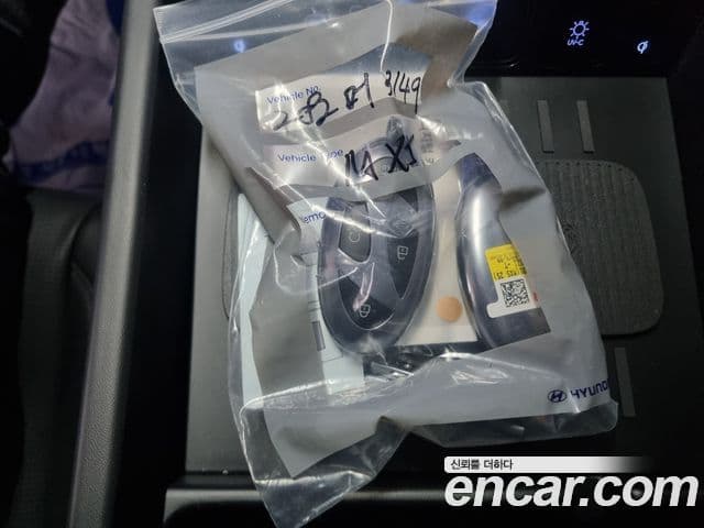 Hyundai Santa Fe 2025 — Photo 1/19