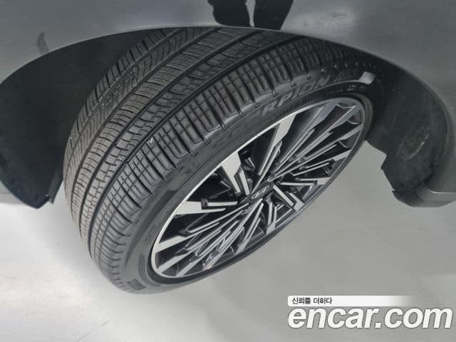 Hyundai Santa Fe 2025 — Photo 9/19