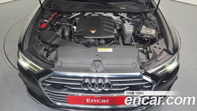 Audi A6 2021 — ფოტო 13/20