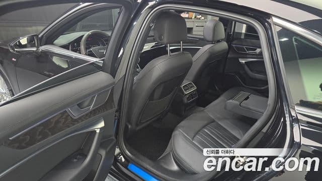 Audi A6 2021 — ფოტო 7/20