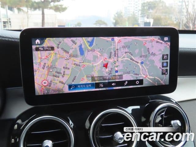 Mercedes-Benz GLC-Class 2021 — Photo 12/20