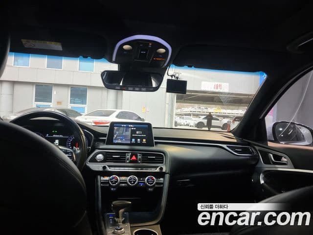 Genesis G70 2018 — ფოტო 19/20