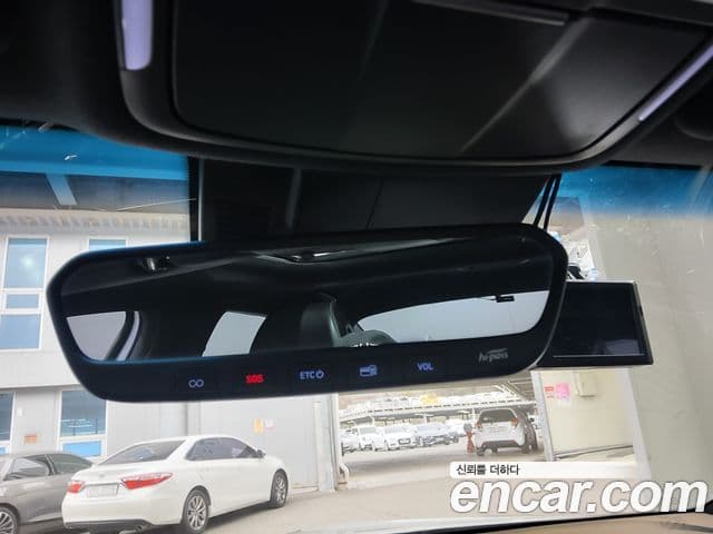 Genesis G70 2018 — ფოტო 13/20