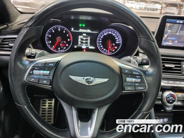 Genesis G70 2018 — ფოტო 14/20