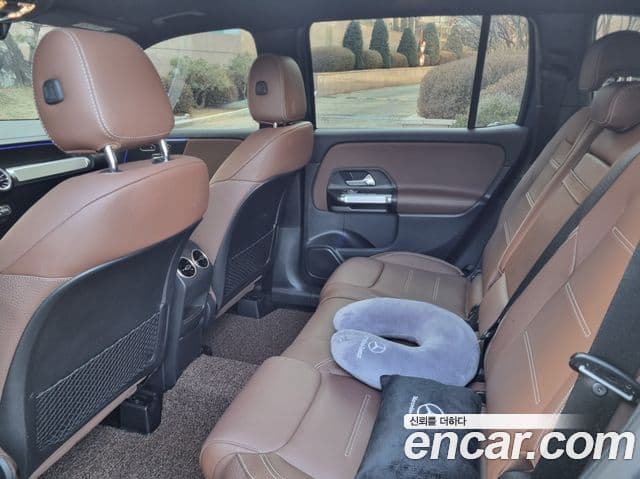 Mercedes-Benz GLB-Class 2023 — Şəkil 11/20
