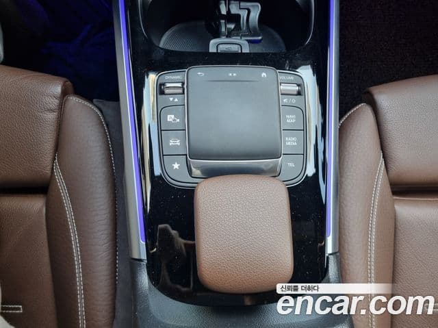 Mercedes-Benz GLB-Class 2023 — Şəkil 16/20